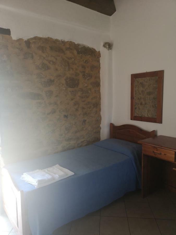 Sperone Agriturismo Villa Assoro Exterior foto